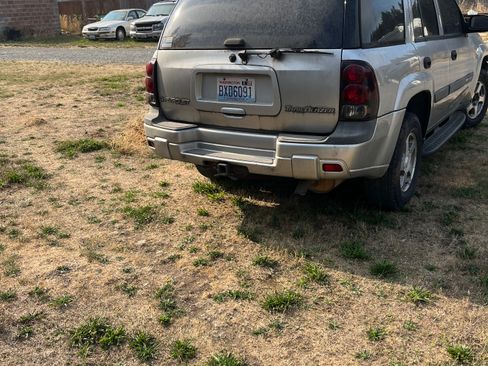 Used 2004 Chevrolet TrailBlazer LS w/ LS Preferred Equipment Group image 9