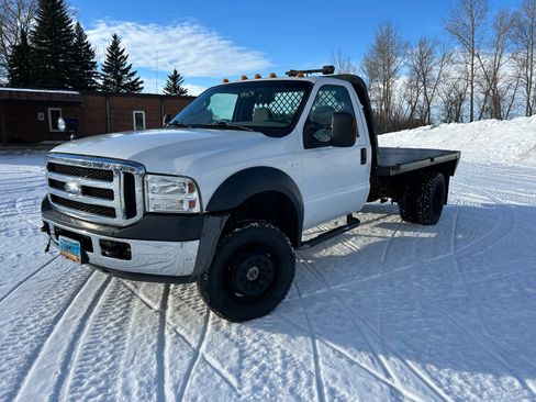 Used 2006 Ford F550 4x4 Regular Cab Super Duty image 2
