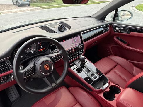 Used 2022 Porsche Macan S AWD/4WD image 11