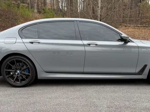Used 2019 BMW 740i w/ M Sport Package image 2