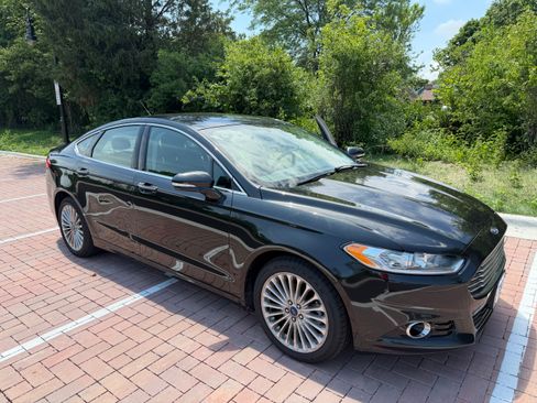 Used 2014 Ford Fusion Titanium AWD/4WD image 2