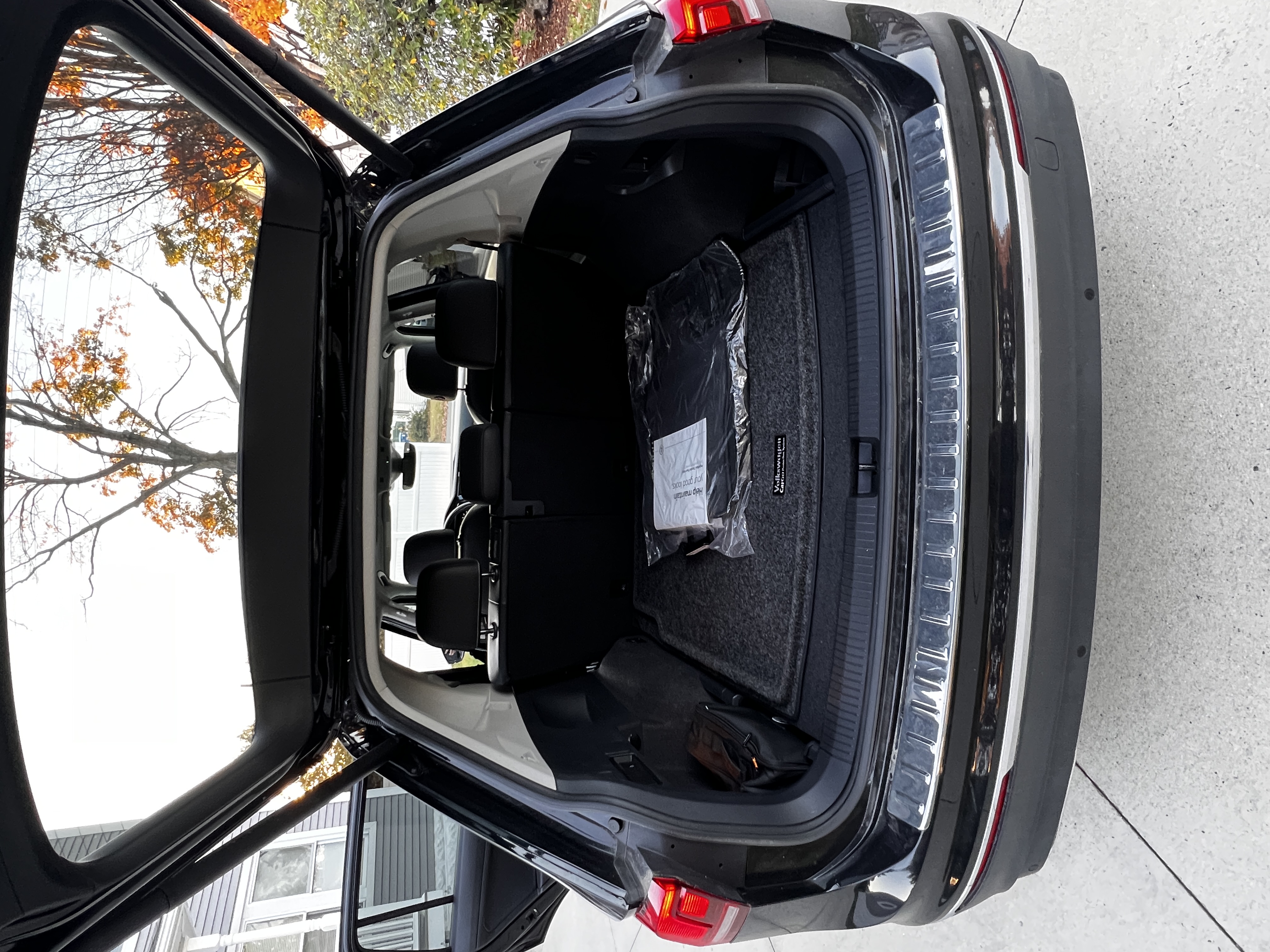 Used 2021 Volkswagen Tiguan SEL AWD/4WD image 16