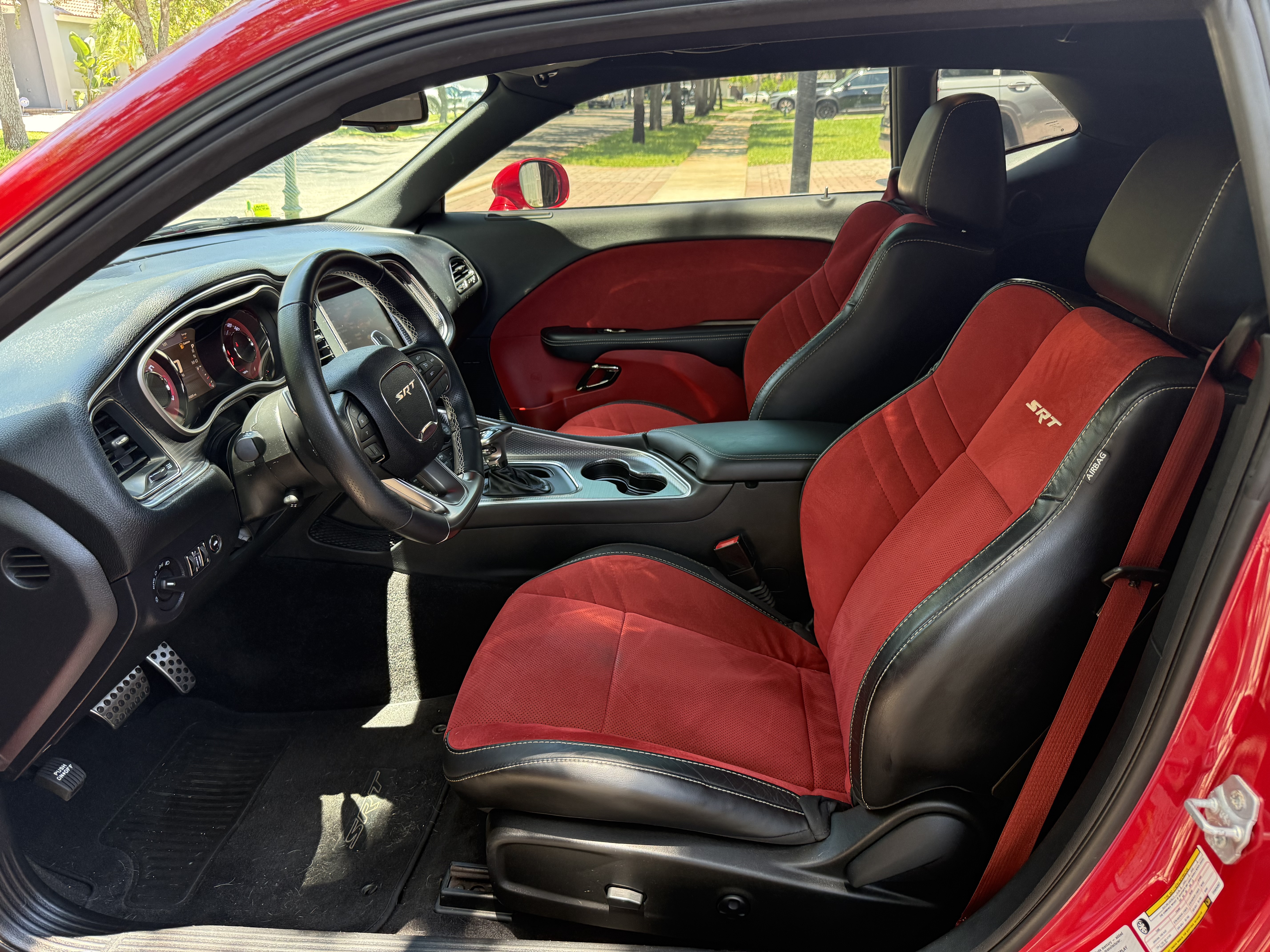 Used 2015 Dodge Challenger SRT Hellcat RWD image 23