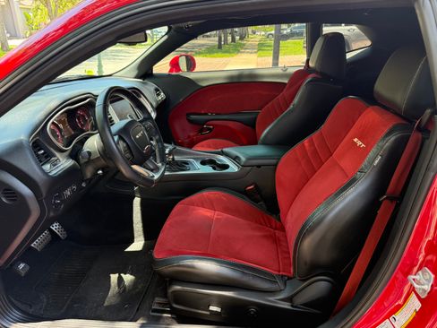 Used 2015 Dodge Challenger SRT Hellcat RWD image 23