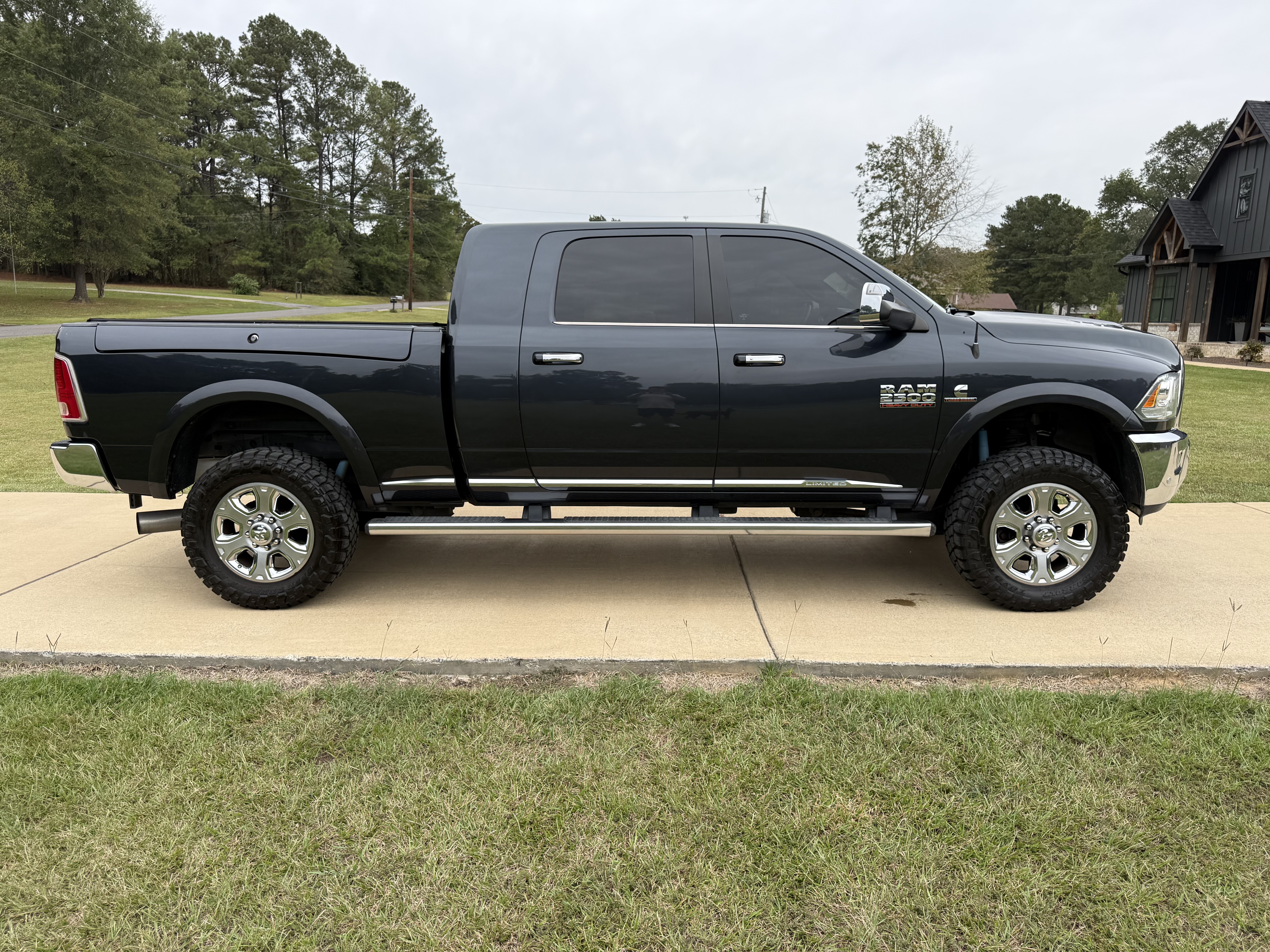 Used 2018 RAM 2500 Limited AWD/4WD image 1