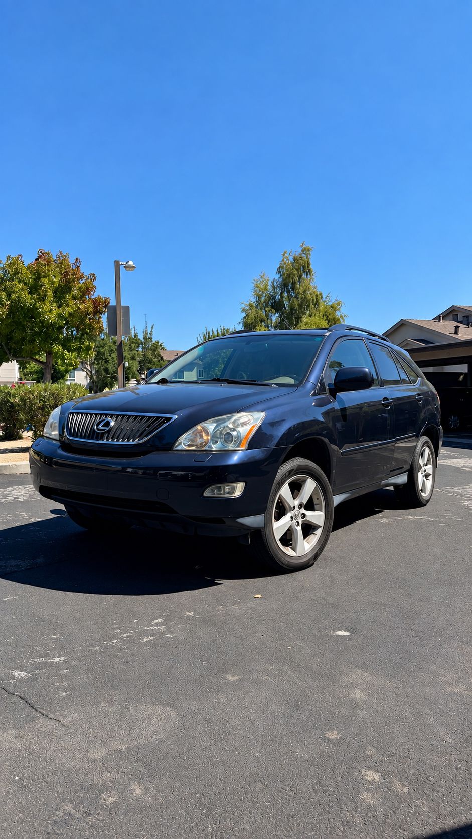 Used 2005 Lexus RX 330 AWD w/ Premium Plus Pkg image 1