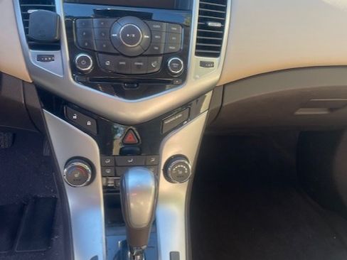 Used 2014 Chevrolet Cruze Diesel w/ Enhanced Safety Package image 8