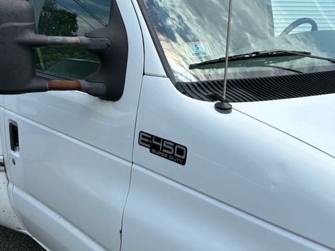 Used 2005 Ford E-450 and Econoline 450 RWD image 7