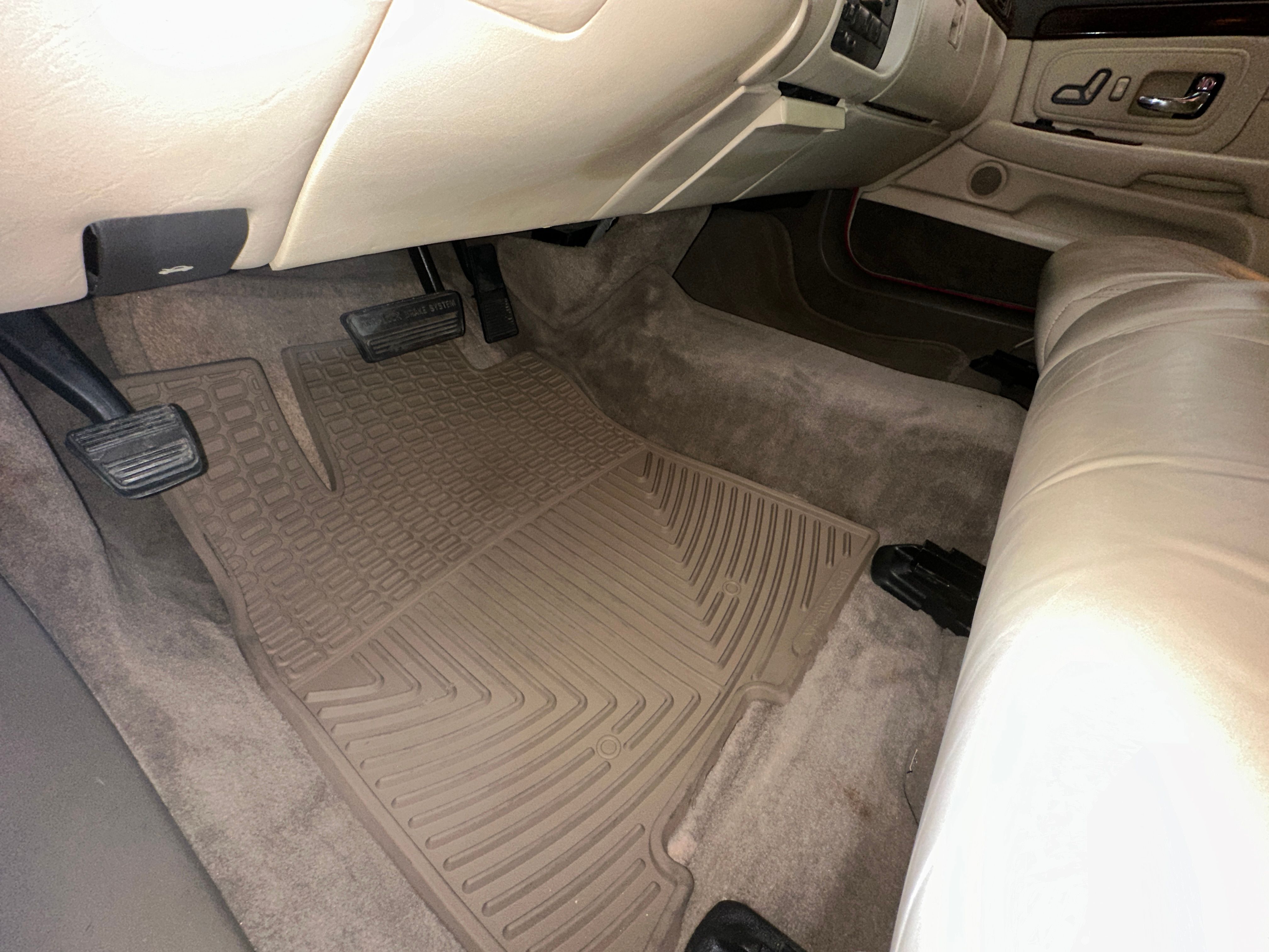 Used 1997 Cadillac De Ville Sedan FWD image 16