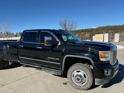 Used 2017 GMC Sierra 3500 Denali w/ Duramax Plus Package image 8