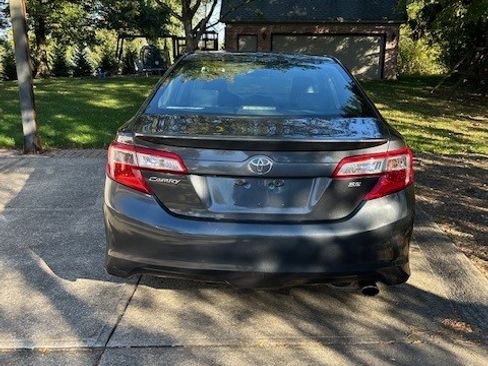 Used 2012 Toyota Camry SE image 5