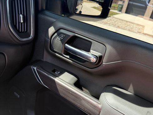 Used 2022 Chevrolet Silverado 2500 LTZ w/ LTZ Plus Package image 31