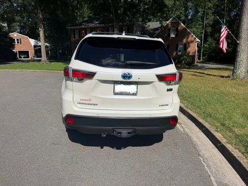 Used 2014 Toyota Highlander Limited Platinum AWD/4WD image 5