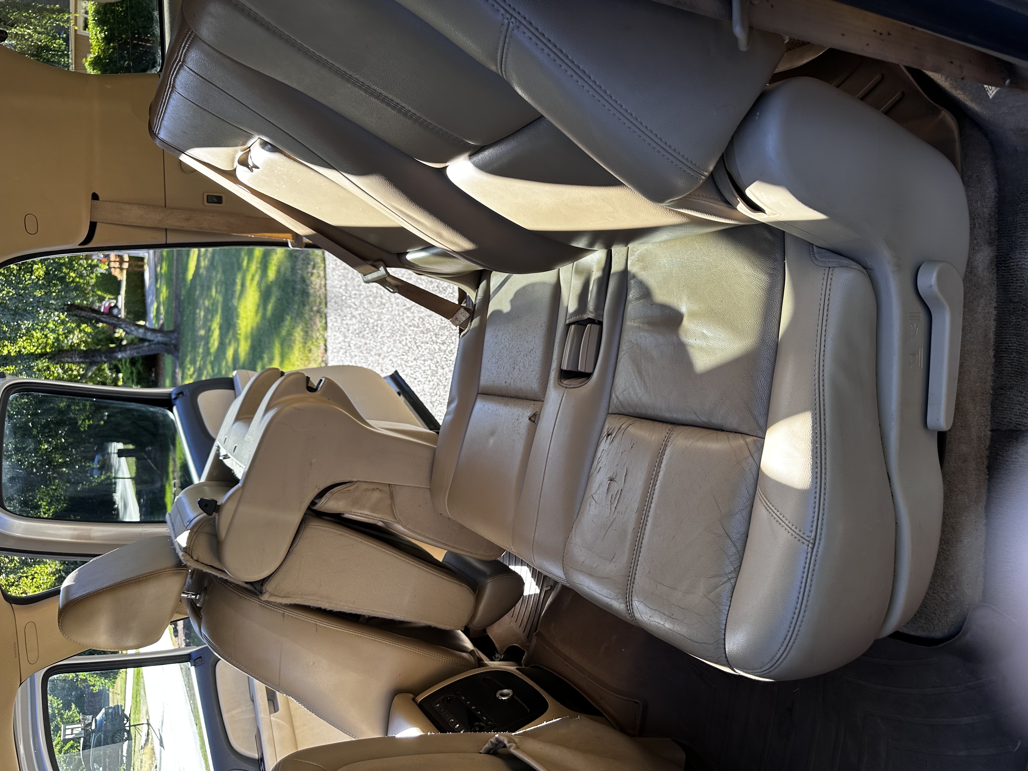 Used 2007 Chevrolet Suburban LTZ w/ LTZ Preferred Equipment Group AWD/4WD image 8