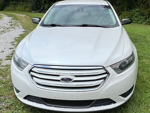Used 2015 Ford Taurus Limited w/ Equipment Group 301A FWD image 13