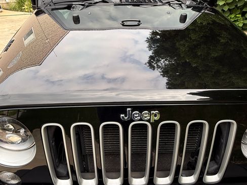 Used 2016 Jeep Wrangler Unlimited Sahara w/ Connectivity Group image 6