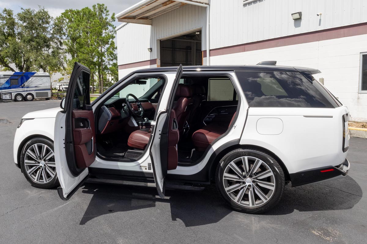 Used 2024 Land Rover Range Rover Autobiography AWD/4WD image 11