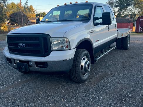 Used 2006 Ford F350 Lariat image 5