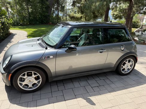 Used 2006 MINI Cooper S image 2