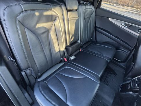 Used 2020 Lincoln Nautilus Reserve image 17