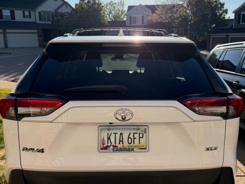 Used 2021 Toyota RAV4 XLE w/ Convenience Package FWD image 30