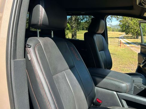 Used 2020 Nissan Titan PRO-4X w/ Pro-4x Convenience Package image 10