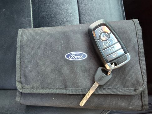 Used 2018 Ford Explorer XLT w/ Equipment Group 202A image 19