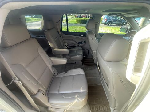 Used 2015 GMC Yukon SLT w/ HD Trailering Package image 9