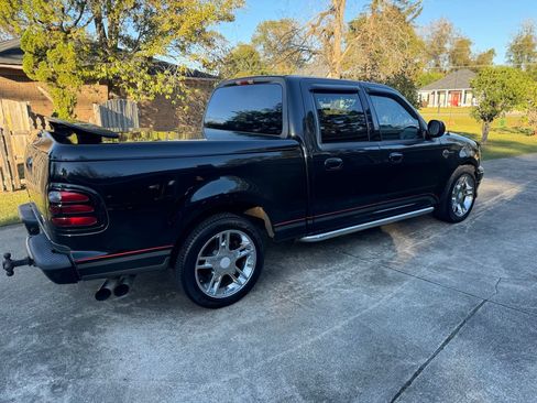 Used 2001 Ford F150 Harley-Davidson image 2