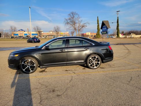 Used 2014 Ford Taurus SHO w/ Equipment Group 401A image 5