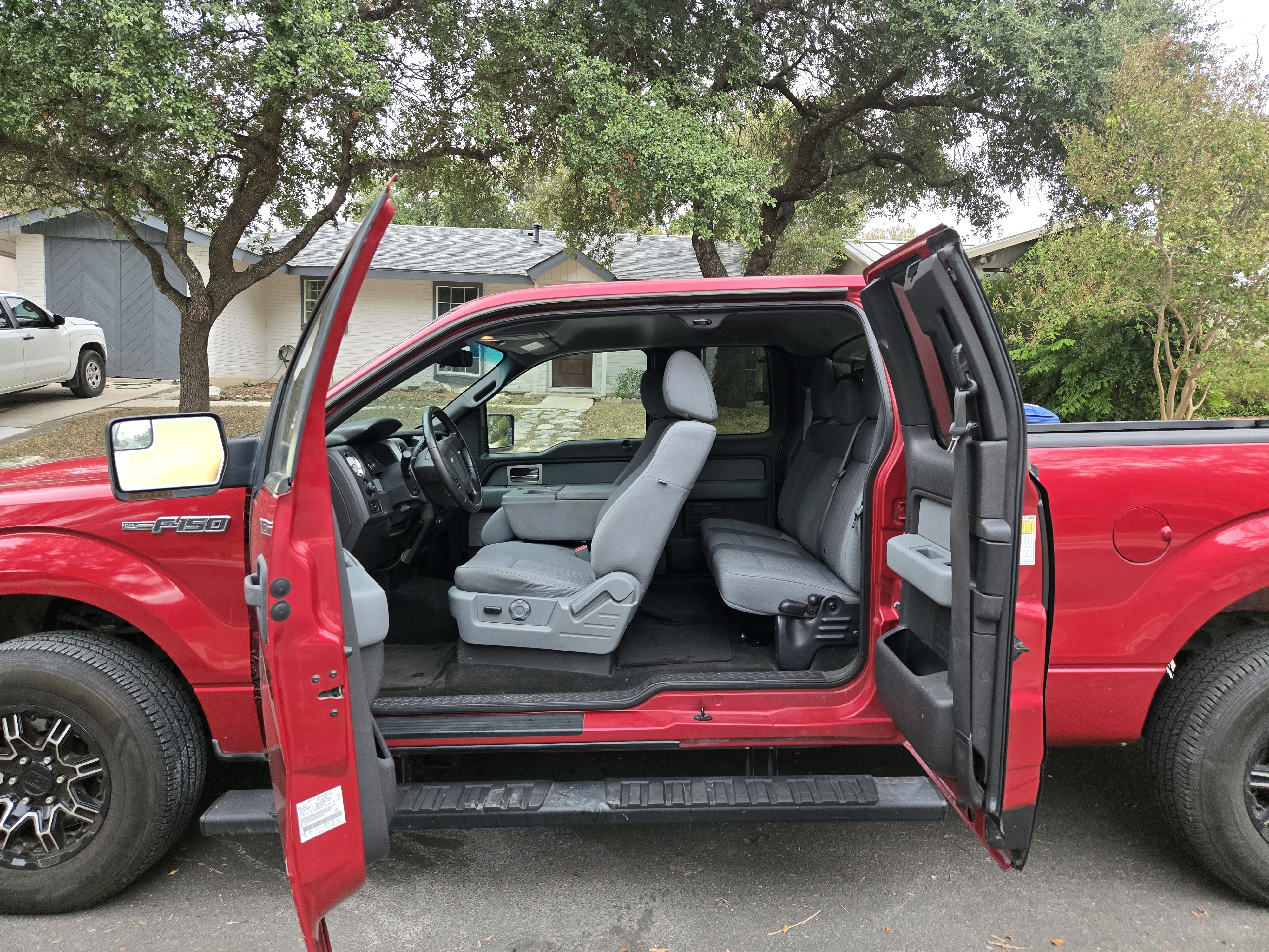 Used 2011 Ford F150 XLT w/ XLT Convenience Pkg RWD image 5