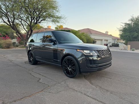 Used 2018 Land Rover Range Rover Supercharged AWD/4WD image 8
