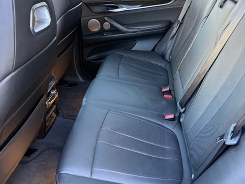 Used 2017 BMW X5 M image 9