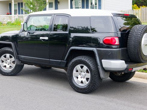 Used 2010 Toyota FJ Cruiser 4WD image 4