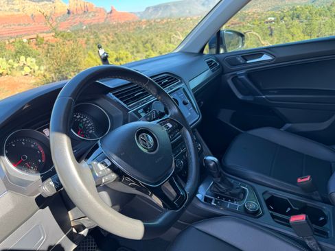 Used 2020 Volkswagen Tiguan S image 4