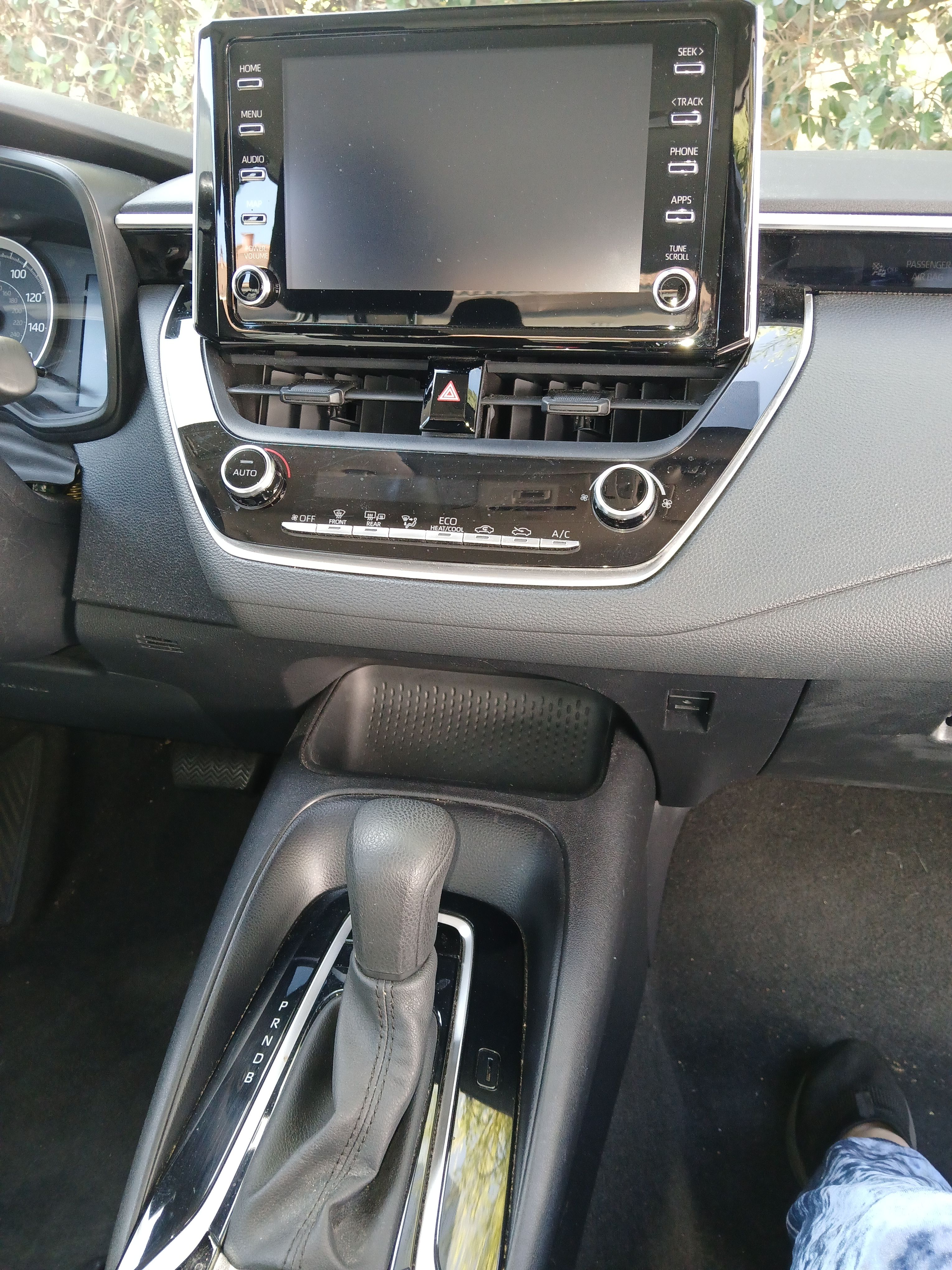 Used 2020 Toyota Corolla LE FWD image 8