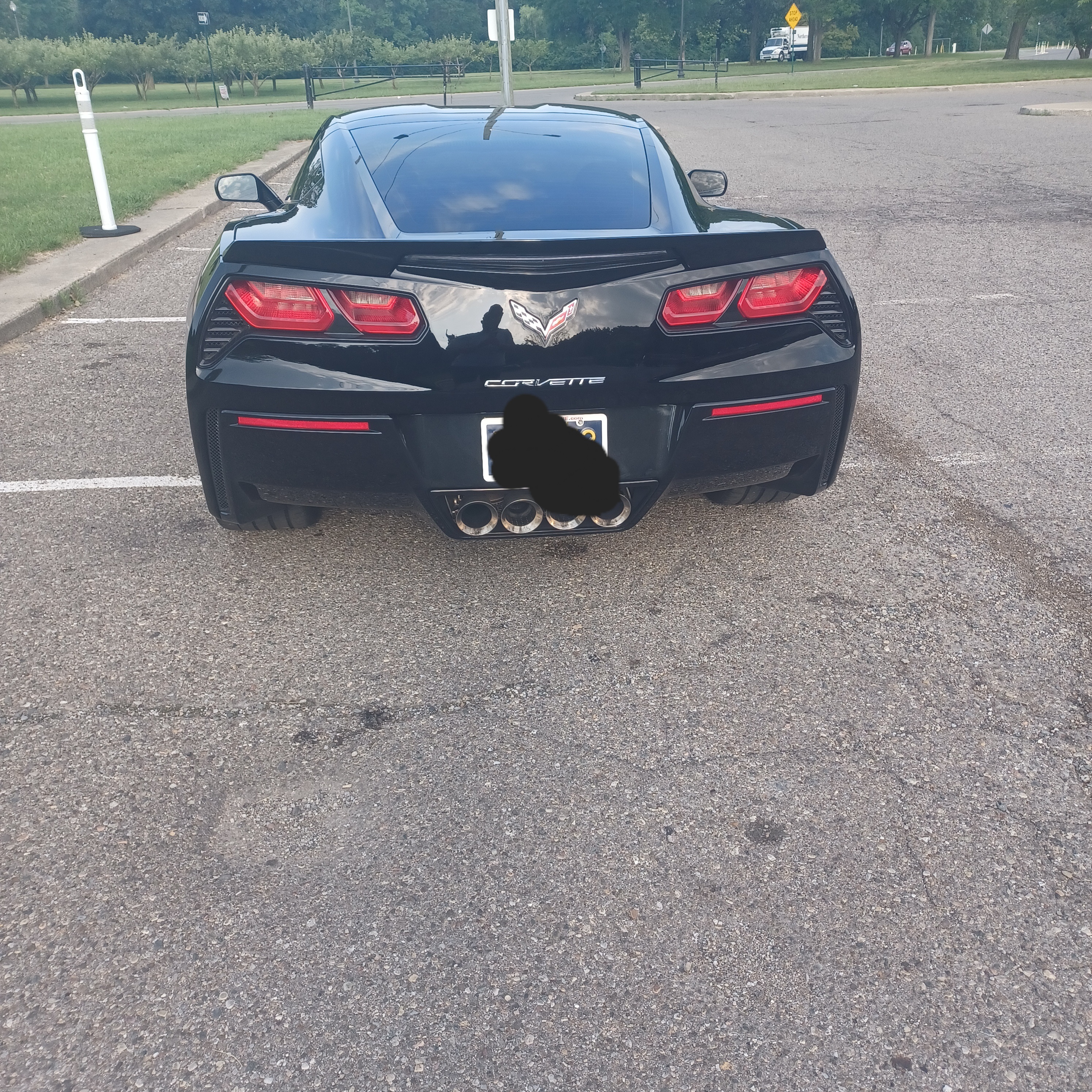 Used 2016 Chevrolet Corvette Stingray Coupe w/ 3LT Preferred Equipment Group RWD image 2