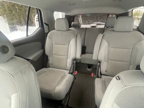 Used 2019 Chevrolet Traverse LT image 13