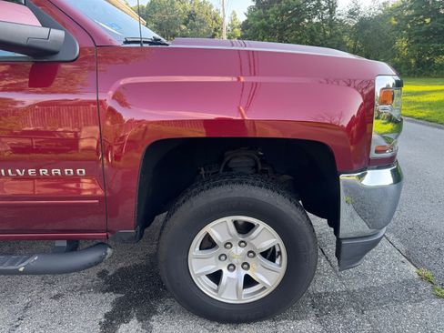 Used 2017 Chevrolet Silverado 1500 LT w/ All Star Edition AWD/4WD image 9