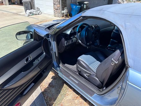 Used 2005 Ford Thunderbird RWD image 12