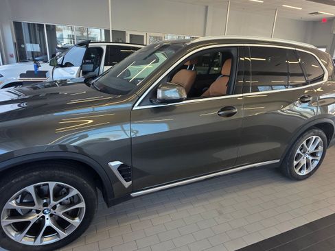 Used 2024 BMW X5 xDrive40i w/ Executive Package image 1