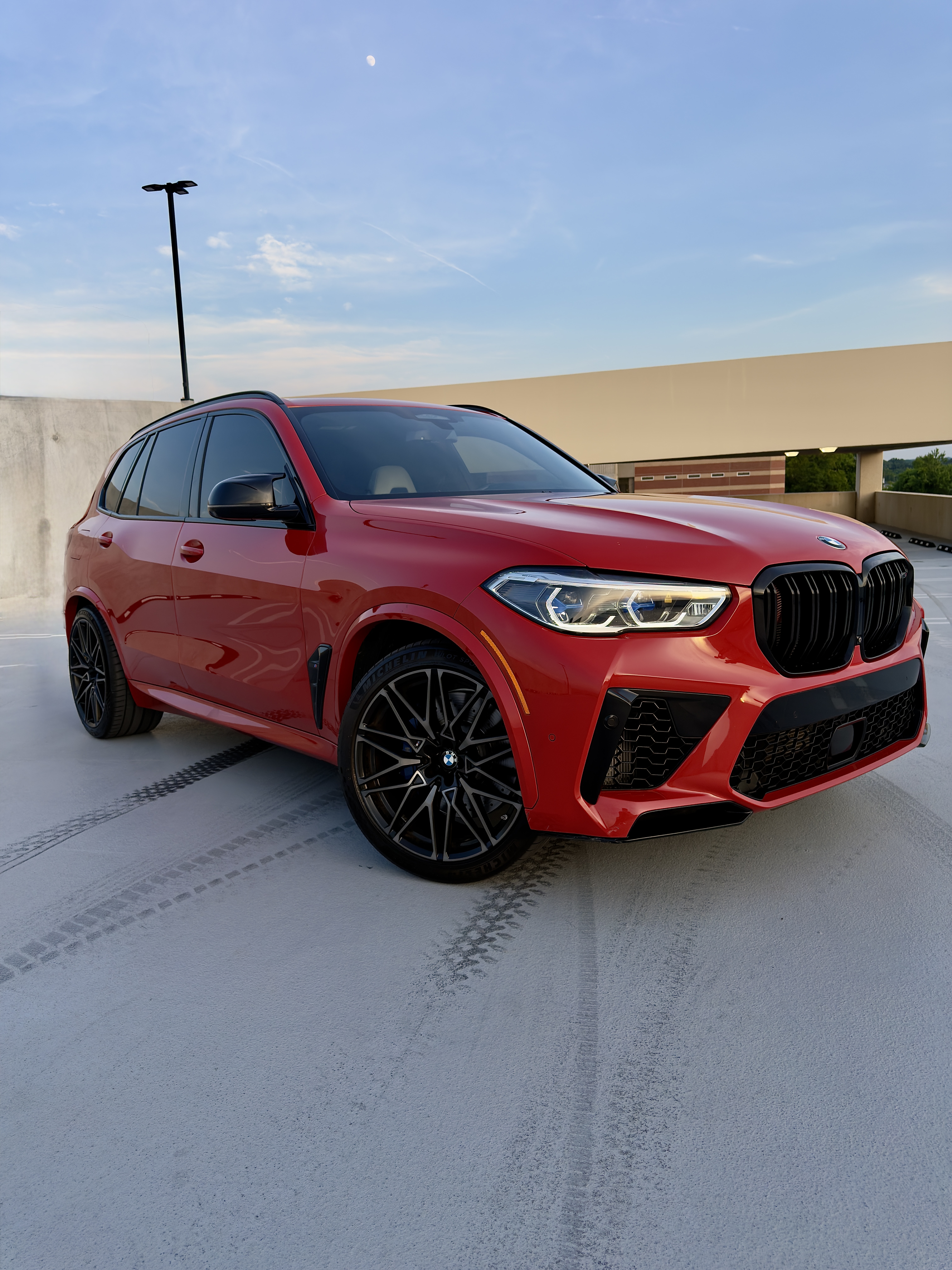 Used 2021 BMW X5 M AWD/4WD image 4