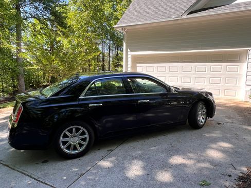 Used 2014 Chrysler 300 C image 1