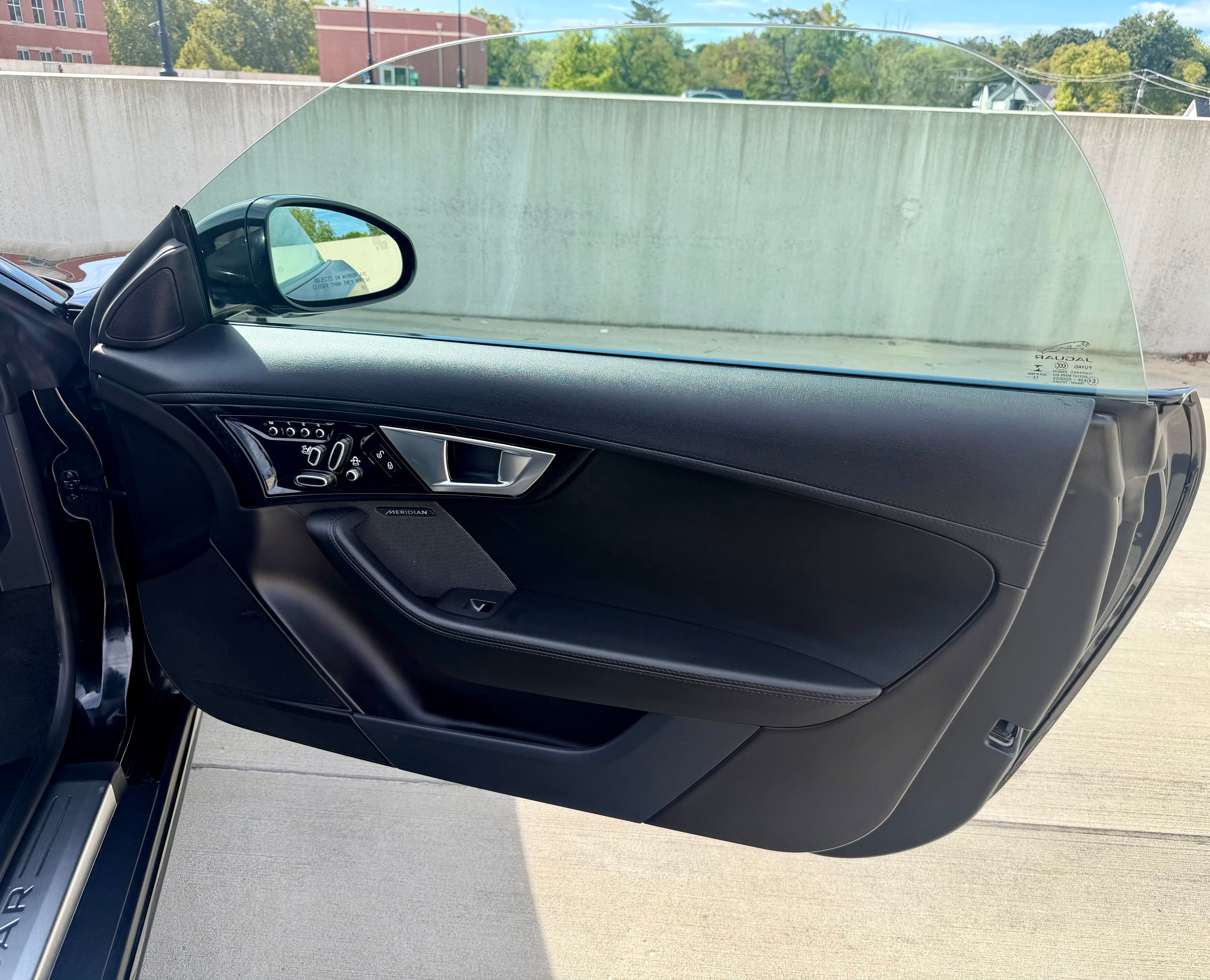 Used 2015 Jaguar F-TYPE S RWD image 29