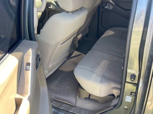 Used 2007 Nissan Frontier SE w/ SE Value Truck Pkg image 8