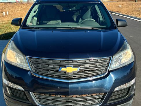 Used 2017 Chevrolet Traverse LS image 5