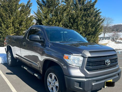 Used 2015 Toyota Tundra SR image 2