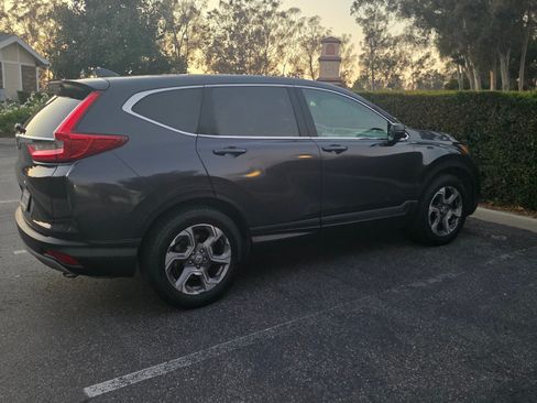 Used 2017 Honda CR-V EX image 2