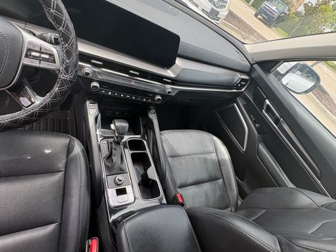 Used 2023 Kia Telluride S FWD image 15