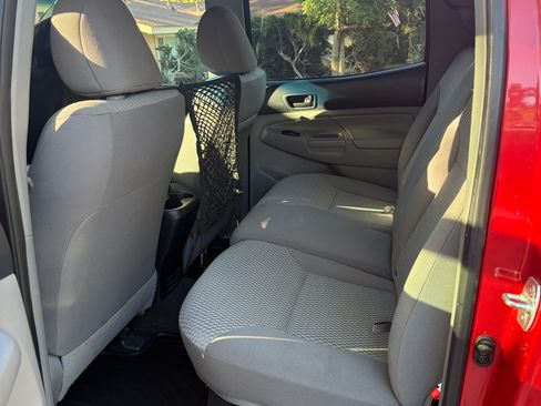 Used 2012 Toyota Tacoma PreRunner w/ SR5 Pkg RWD image 5